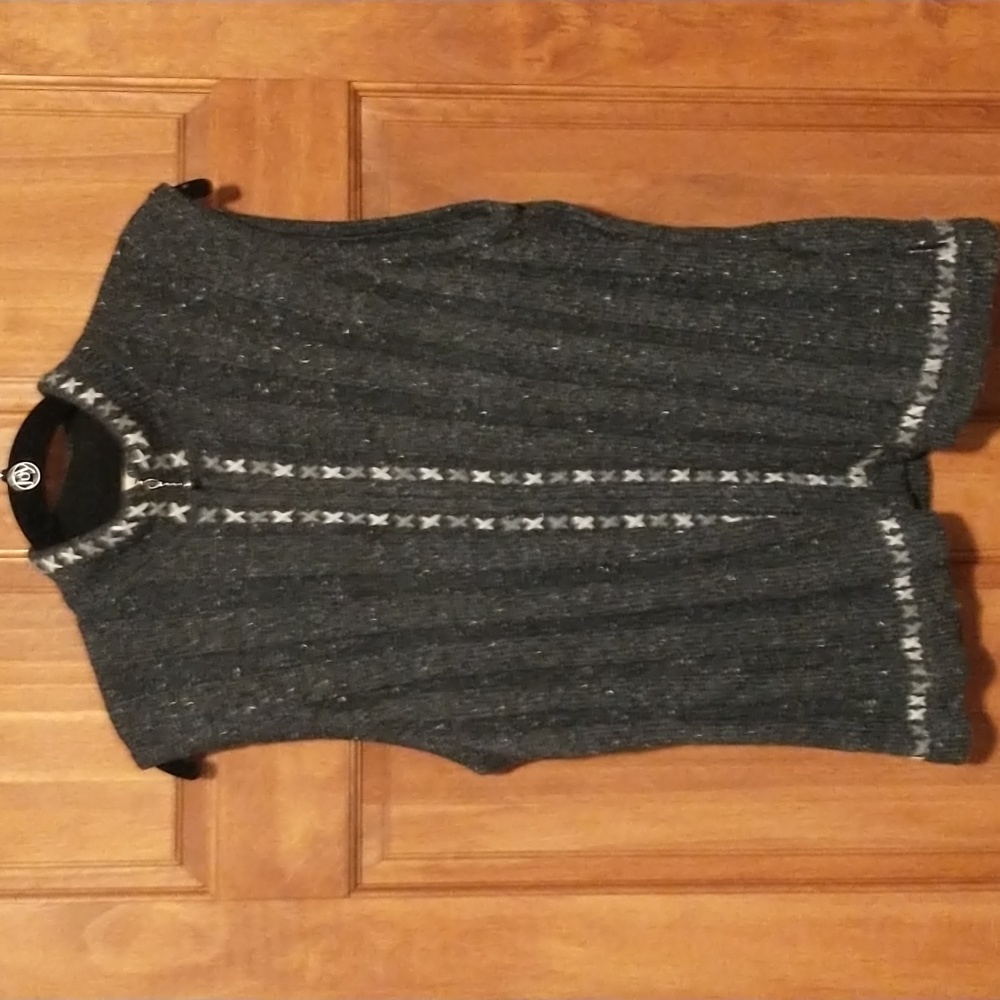 Woolrich woman's size L zip up knit lamb's wool/ramie vest